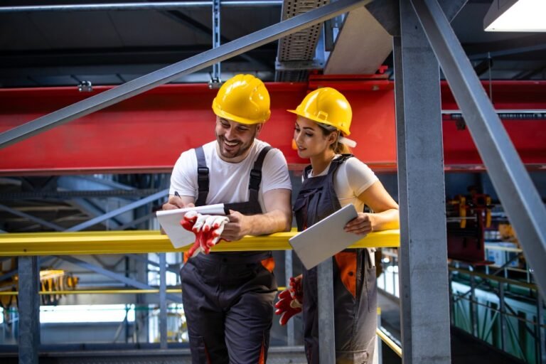 Read more about the article Choosing the Right Lifting, Rigging, and Safety Gear for Industrial Applications