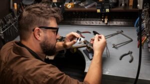 Read more about the article Complete Guide to Industrial Fasteners: From Screws, Bolts to Anchors